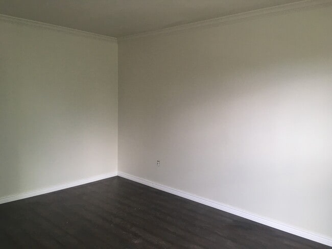 Building Photo - Beautiful Updated Beacon Hill Home - Newly...