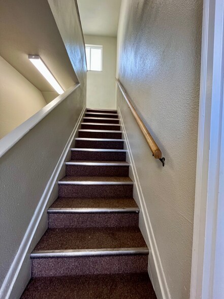 Building Photo - 4370 Loomis Ave