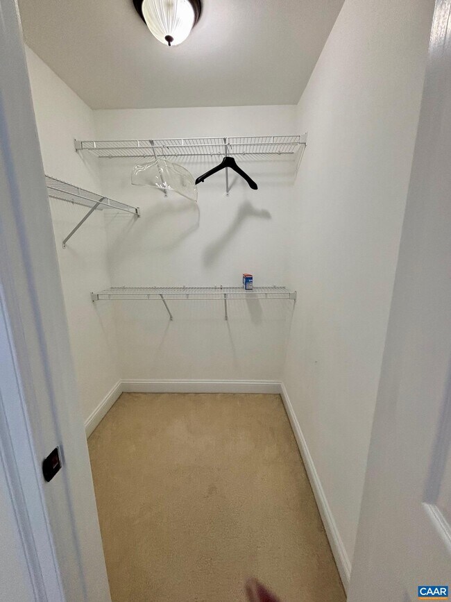 Building Photo - 643 Eight Woods Ln