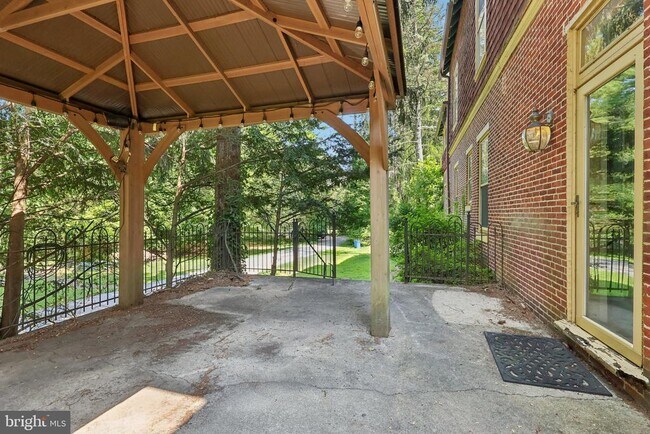 Building Photo - 1420 Pennsylvania Ave