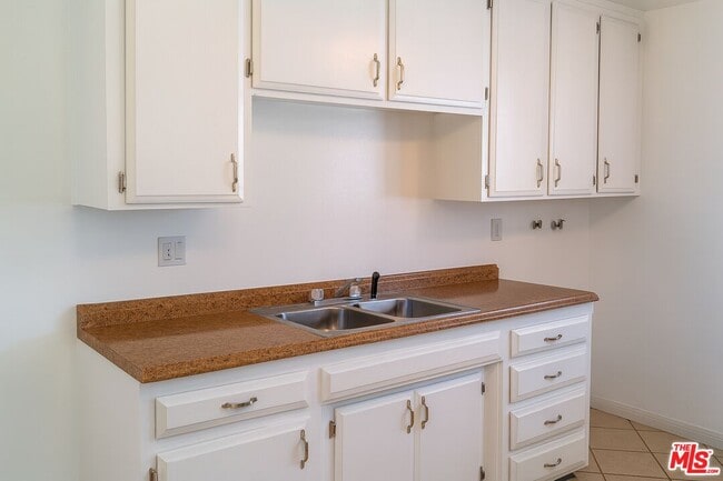 Building Photo - 15131 Polk St