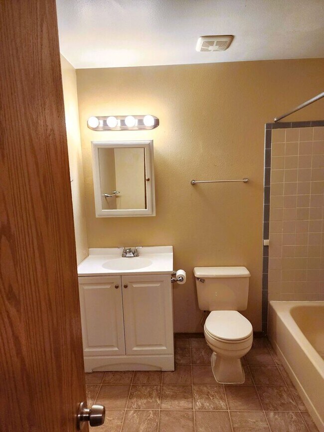 Building Photo - 3015 Illinois Ave