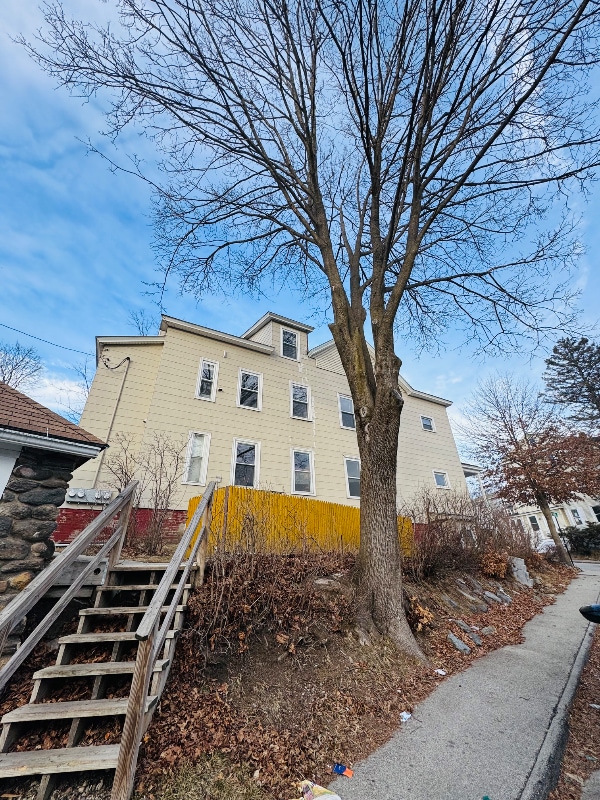 Building Photo - 184 Vernon St