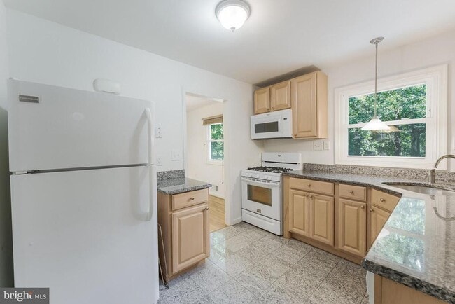 Building Photo - 13805 Fulmer Dr
