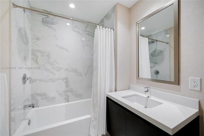 Building Photo - 851 NE 1st Ave