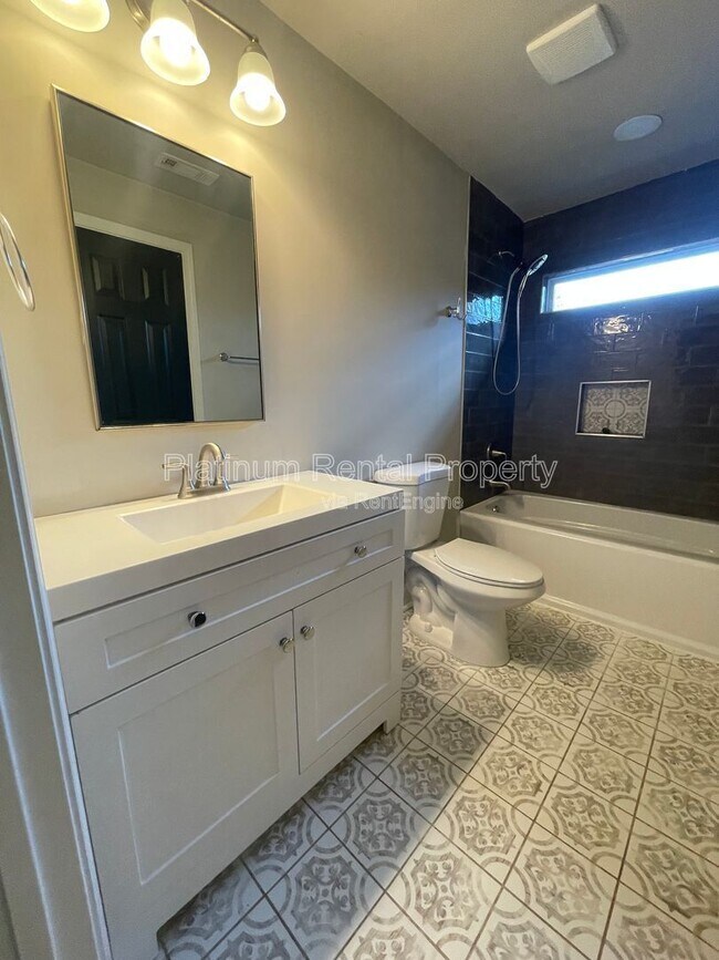 Building Photo - 189 W Jefferson St