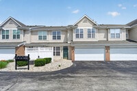 Building Photo - Beautiful town home in the quiet Towne Park community!!