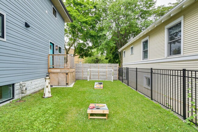 Building Photo - 4727 N Kiona Ave