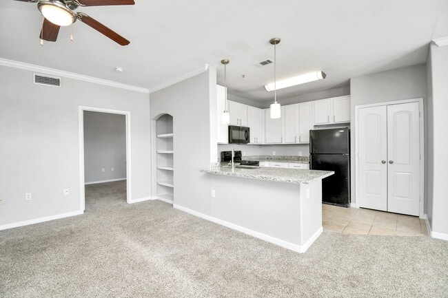 Building Photo - 6777 Sommerall Dr