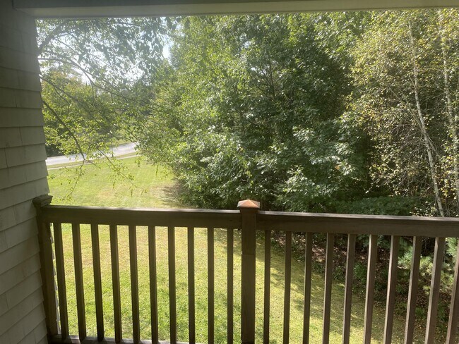 Building Photo - 49 Springbrook Dr