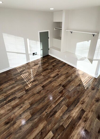 Building Photo - 1583 KENDALE