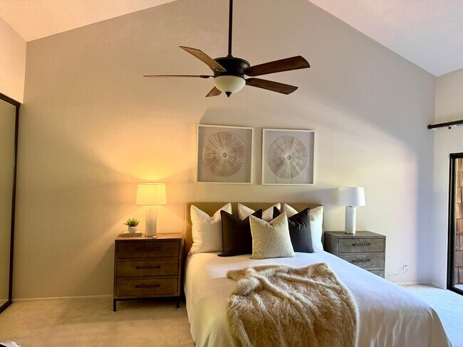 Building Photo - Luxury Condo in Heart of Downtown Los Gatos