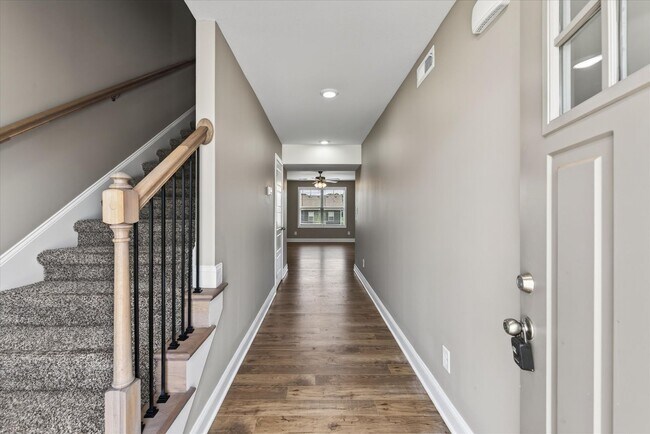 Building Photo - Pet Friendly Three Bedroom!