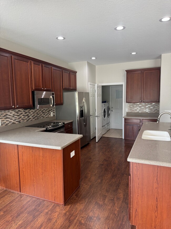 Building Photo - 6984 SW 94th Ct