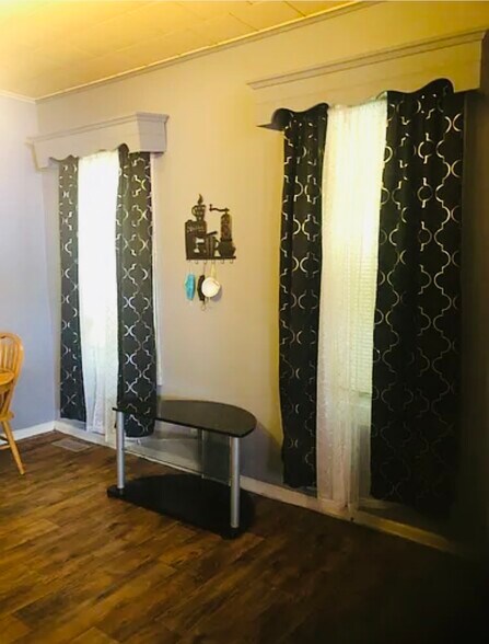 Building Photo - 106 Lancaster St