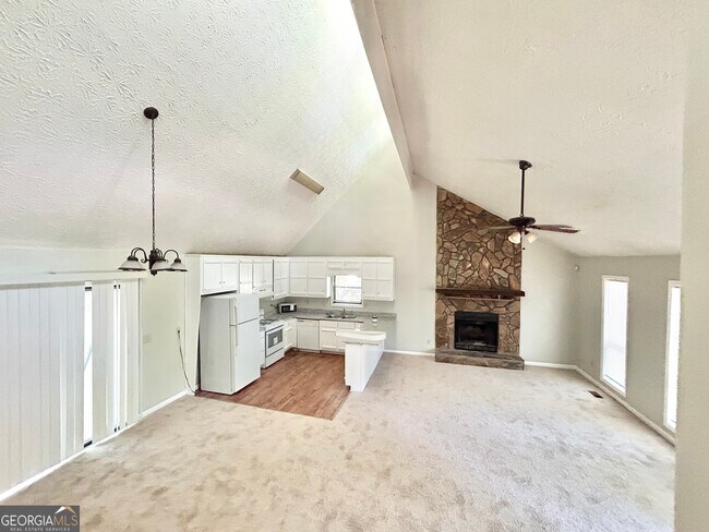 Building Photo - 5995 Sutton Pl