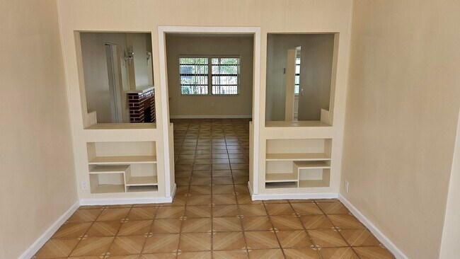 Building Photo - 421 Ardmore Rd