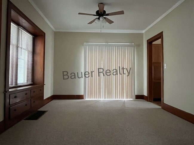 Building Photo - 3 Bedroom single family home