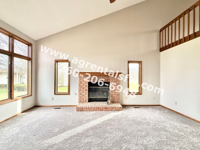 Building Photo - 3 Bedroom House