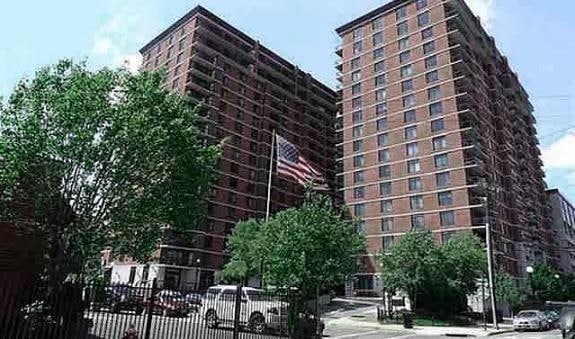 Building Photo - 700 1st St