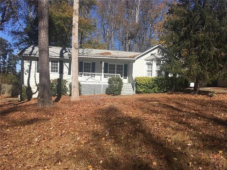 Building Photo - Room in House on Hillboro Cir SW