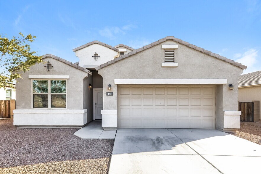 Primary Photo - 6981 S Blue Hills Dr