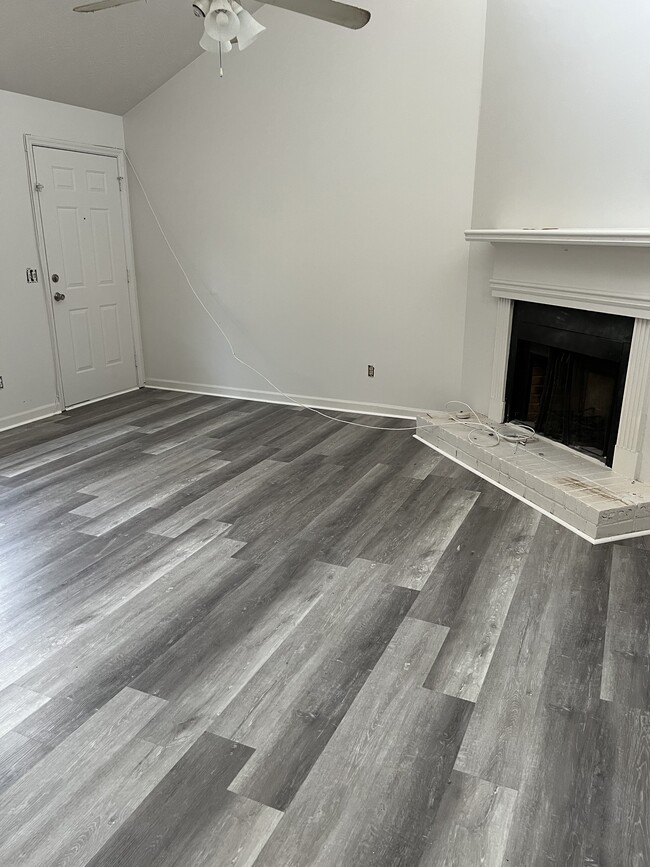 Living Room - 1915 Patterson Ct