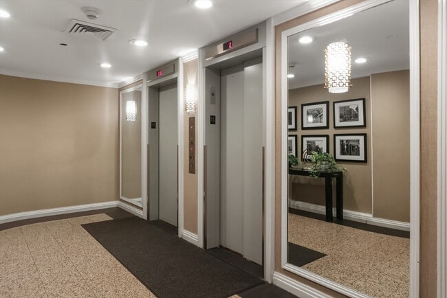 Building Photo - 350 North St