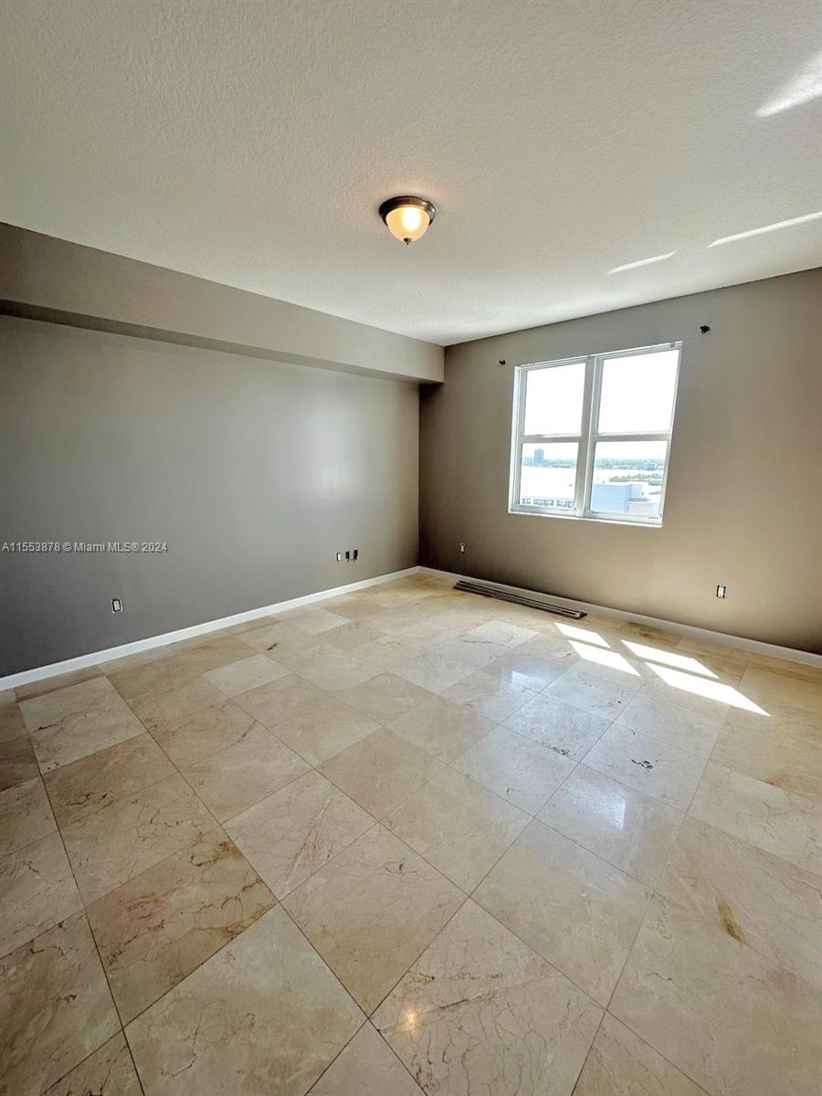 Building Photo - 7900 Harbor Island Dr