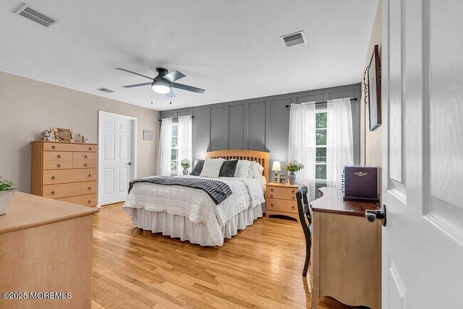 Building Photo - 61 Lynn Dr