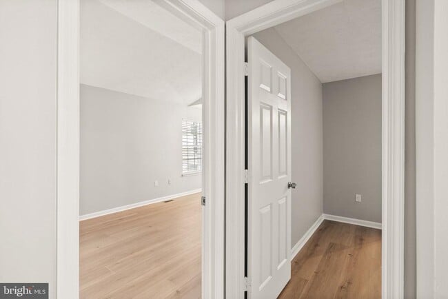 Building Photo - 448 Cromwell Ct