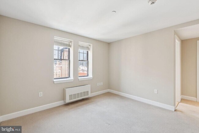 Building Photo - 1701-15 Locust St