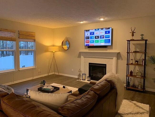 Building Photo - 32918 Rebecca Ln