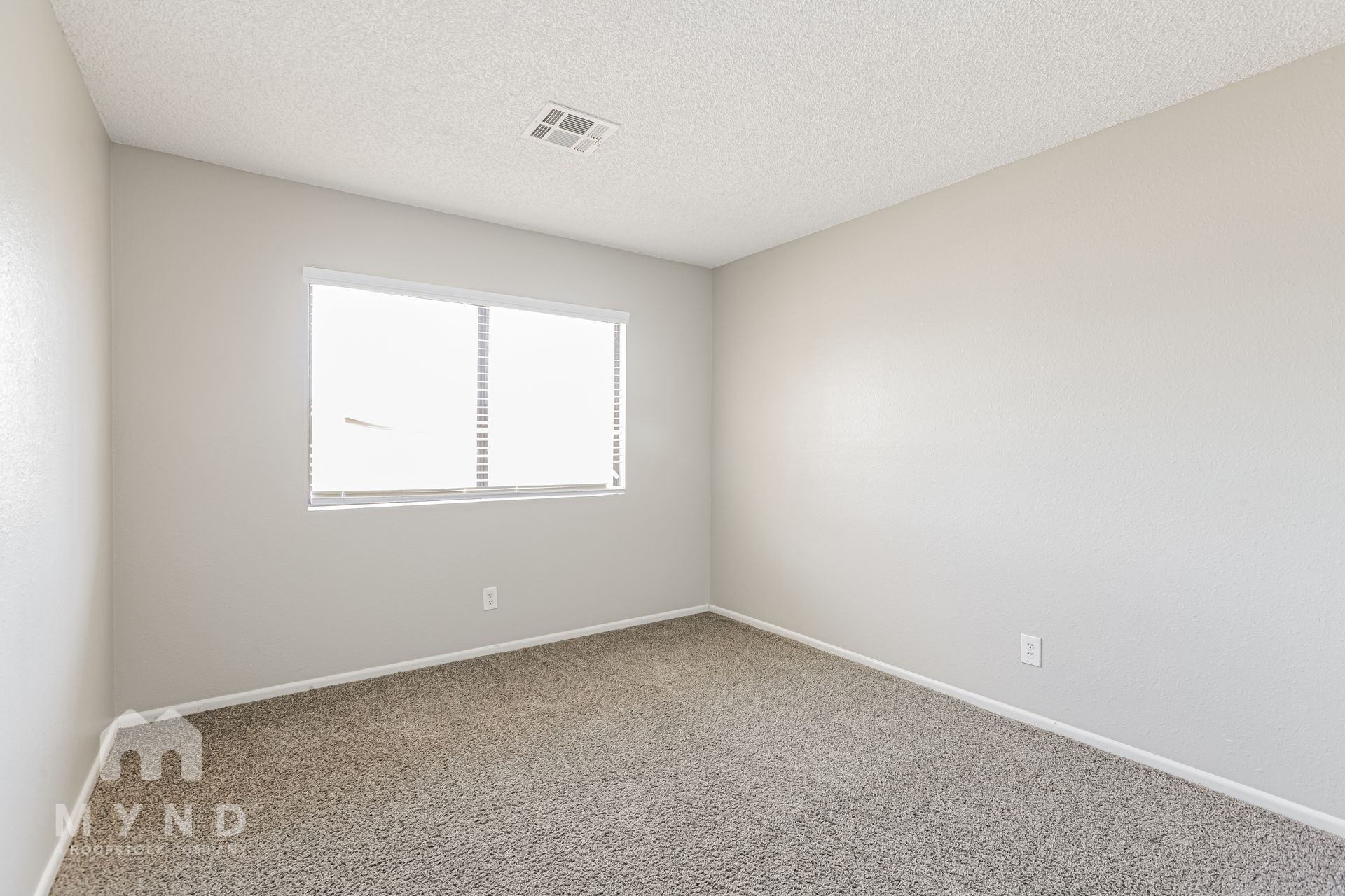 Building Photo - 261 Queen Marie Ct