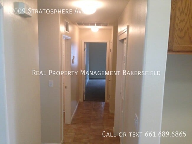 Building Photo - 12009 Stratosphere Ave
