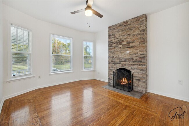 Building Photo - $1650 - Large 4 Bedroom, Renovated Home