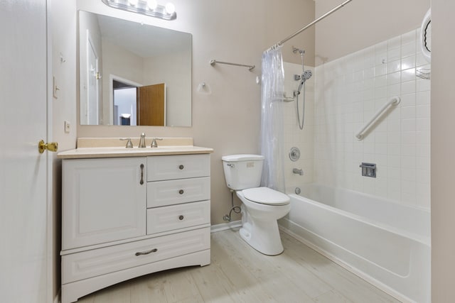 Building Photo - 1505 Commodore Ct