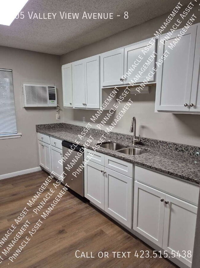 Building Photo - 205 Valley View Ave