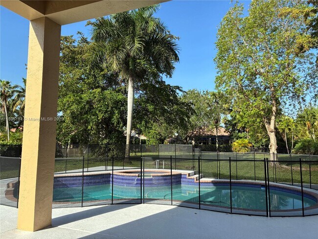 Building Photo - 384 Coconut Cir