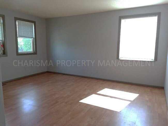 Building Photo - 209 S Lake Ave