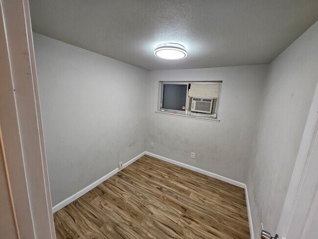 Building Photo - 511 Locust St