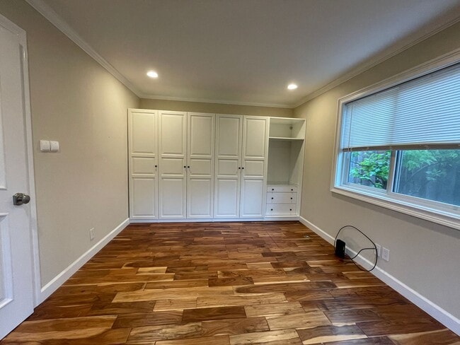 Building Photo - SUNNYVALE - Sunnyvale Updated 4-Bed, 2-Bat...