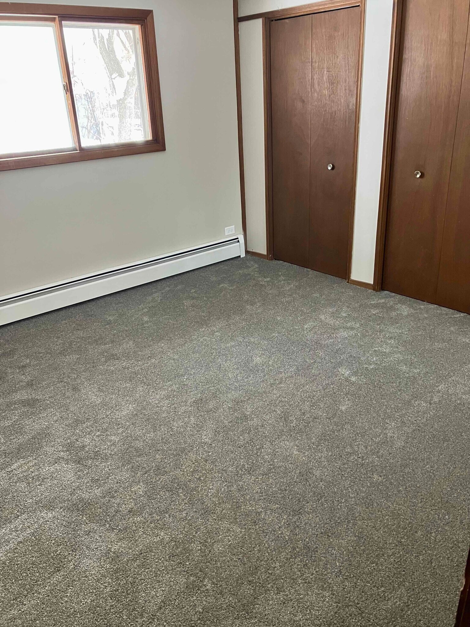 Building Photo - 6751 Geneva Ave S