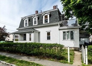 Building Photo - 149 Grove St