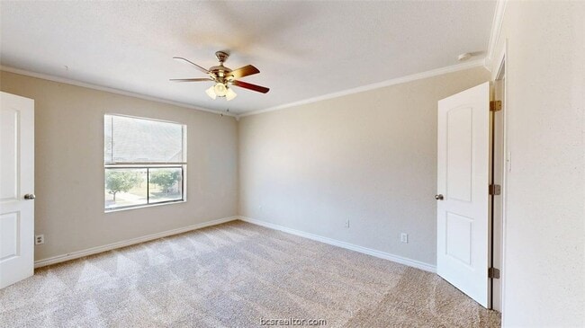 Building Photo - 904 University Oaks Blvd