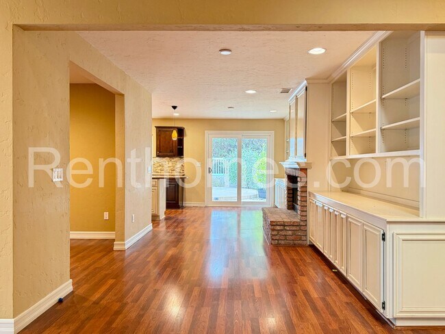 Building Photo - 11339 Red Cedar Ln