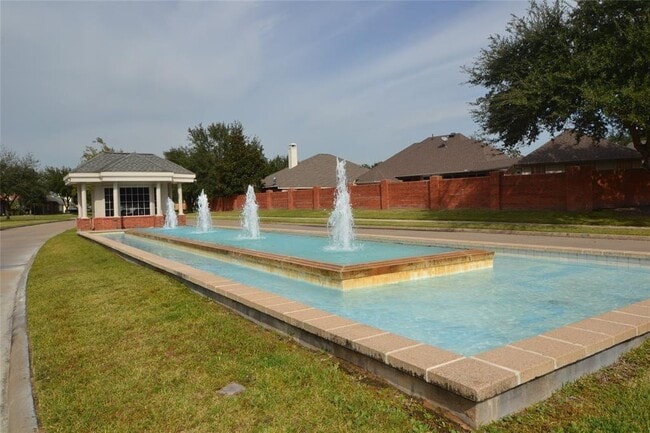 Building Photo - 12110 Laurel Ct