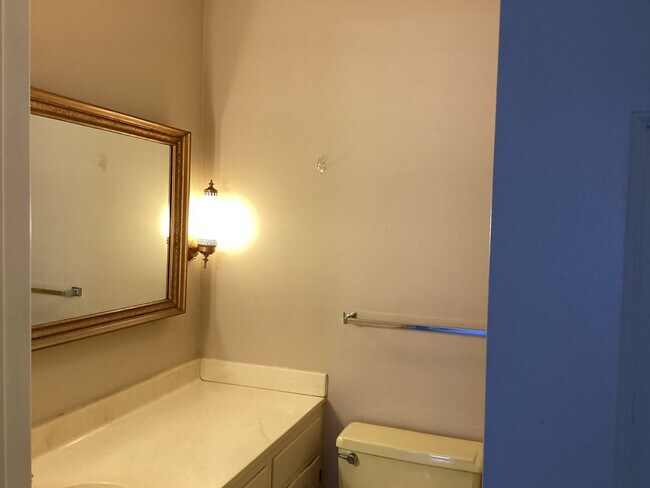 Building Photo - Beautiful Brick Ranch in Desirable Golf Course Community