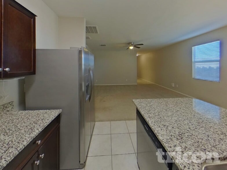 Building Photo - 31074 W Amelia Ave