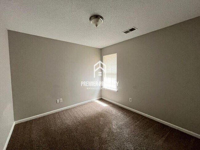 Building Photo - 7071 Anisetree Dr